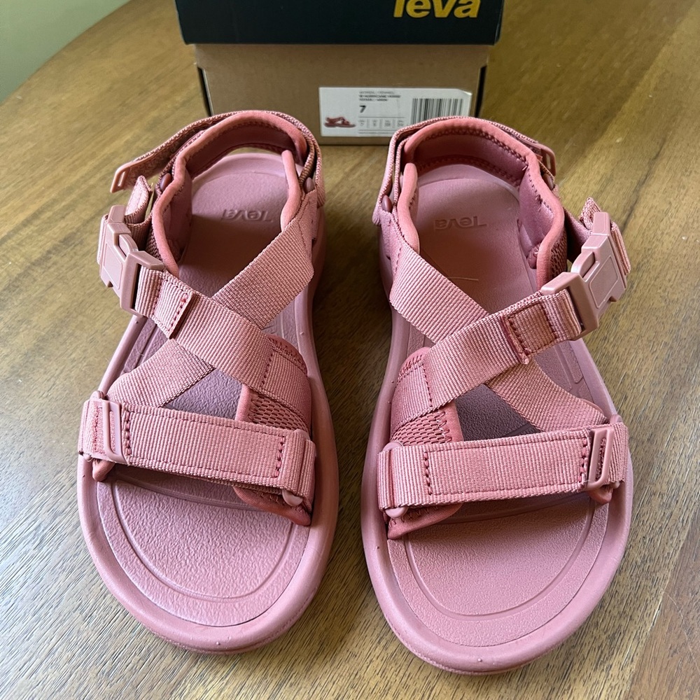Teva Hurricane Verge Sandals Size 7 Aragon